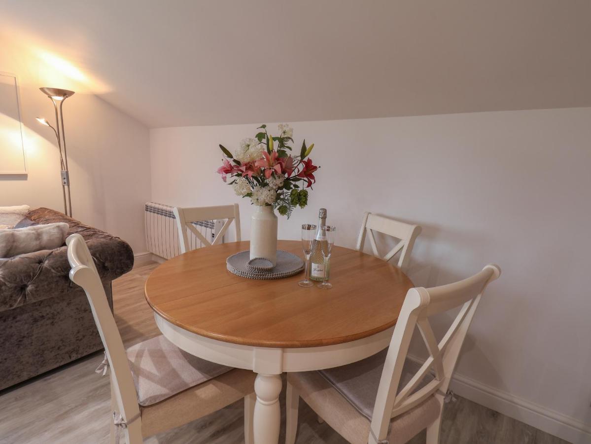 Brambles Apartment Whitby Bagian luar foto